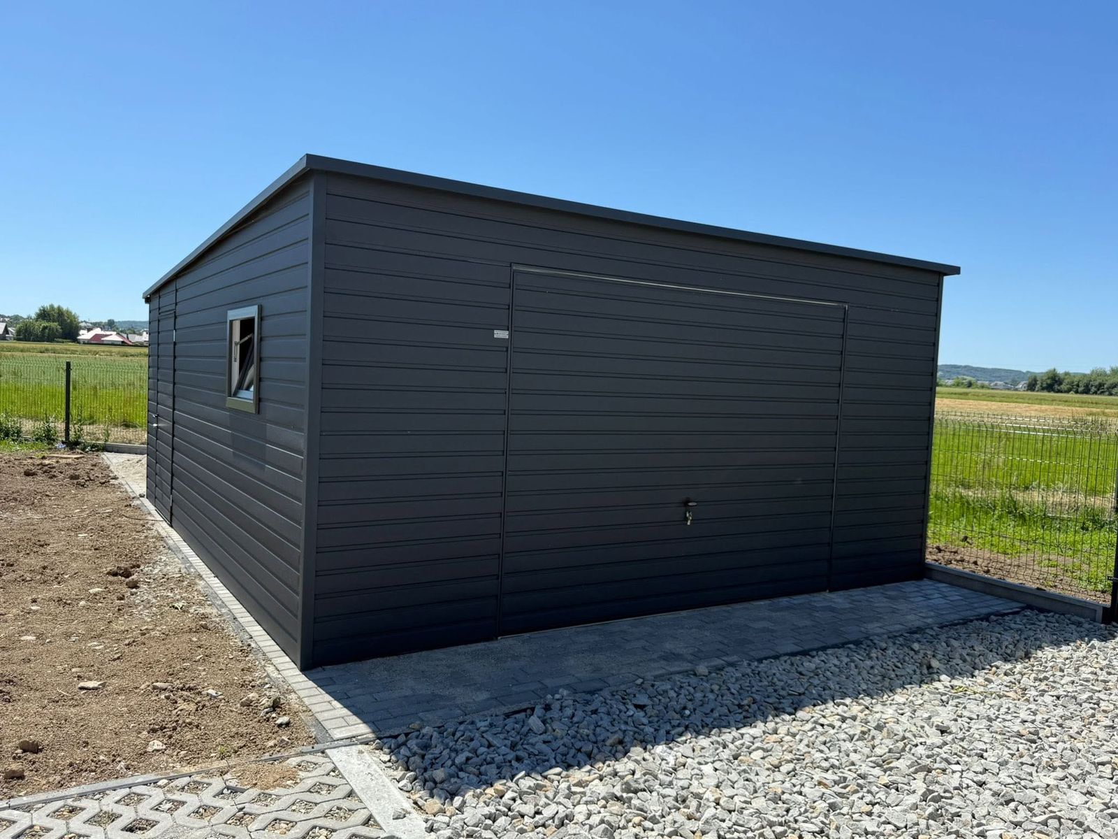 Garaż Akrylowy 5×6 ze Spadem Dachu do Tyłu