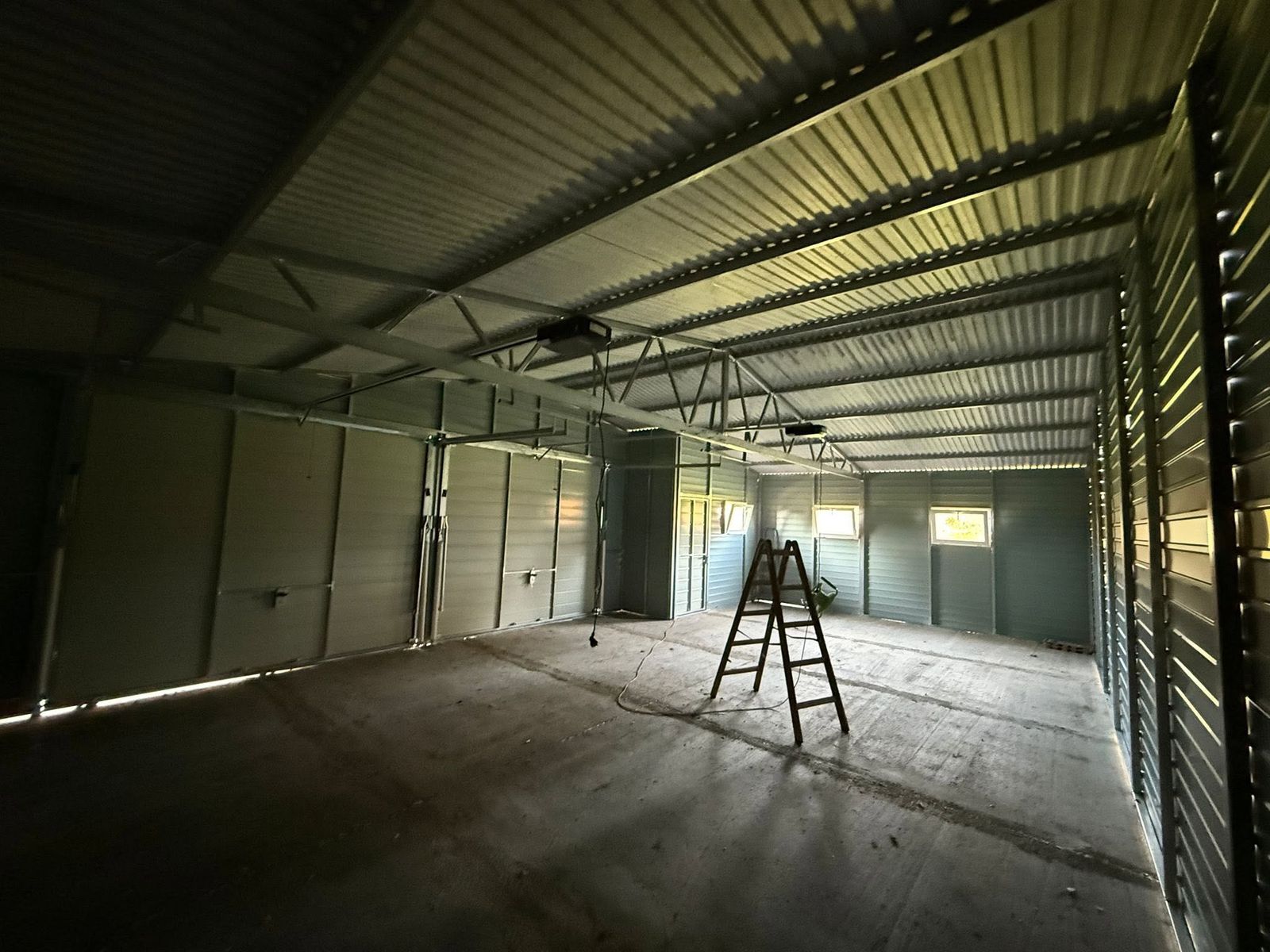 Garaż Drewnopodobny 10×6 Dąb Bielony z Wnęką