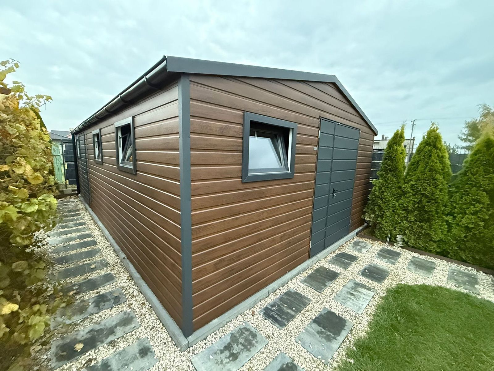 Domek Ogrodowy 4,5×7,5 Drewnopodobny Orzech